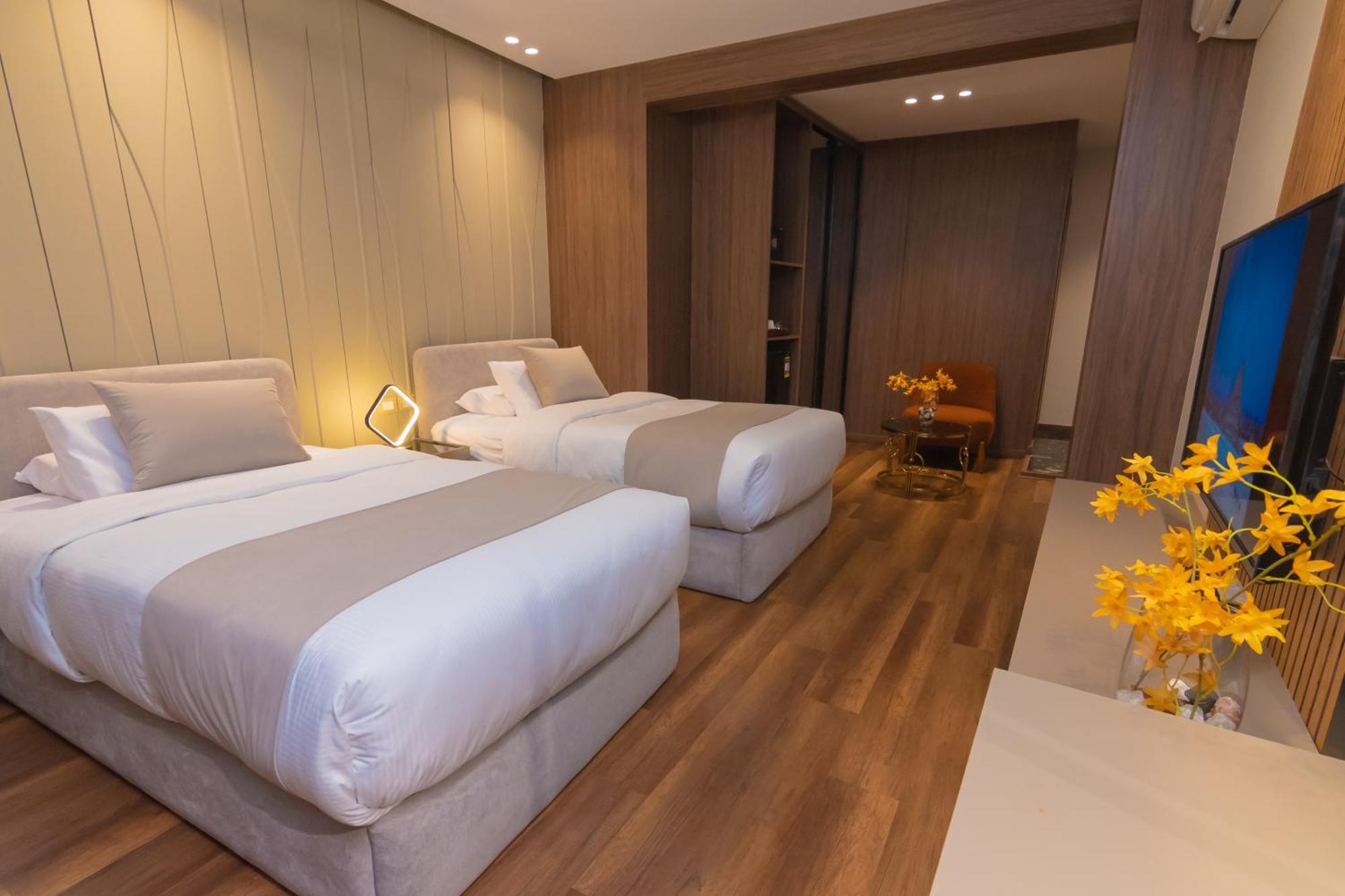 Spire West Hotel Al Kawm al Akhdar ภายนอก รูปภาพ