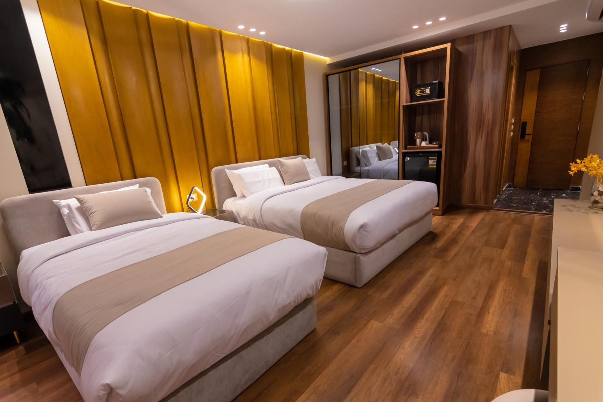 Spire West Hotel Al Kawm al Akhdar ภายนอก รูปภาพ
