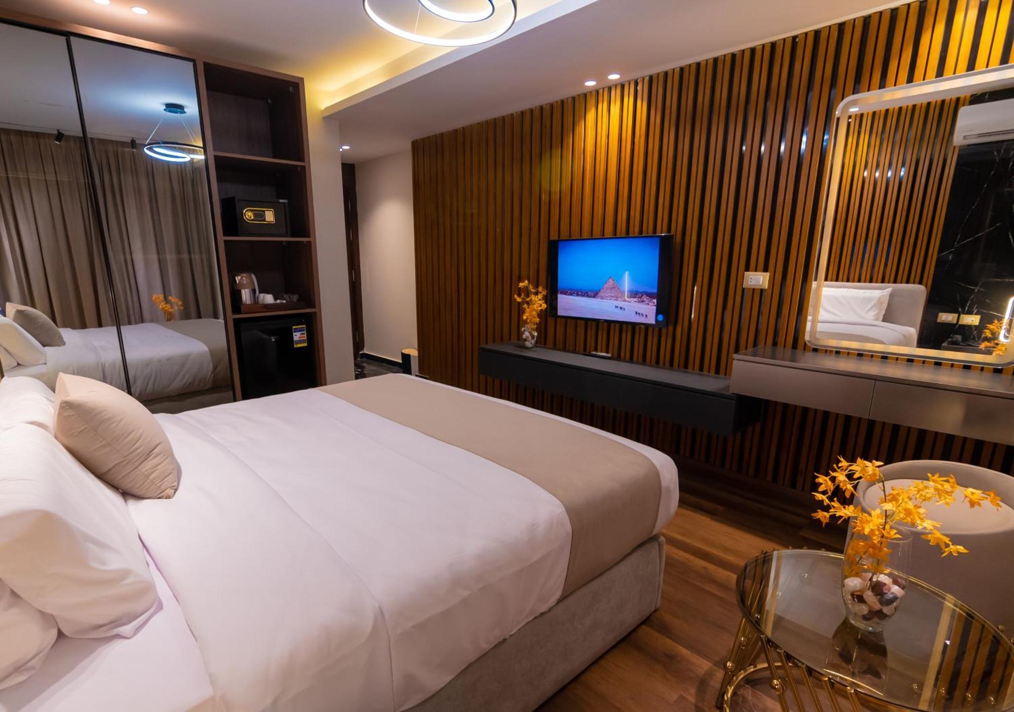 Spire West Hotel Al Kawm al Akhdar ภายนอก รูปภาพ