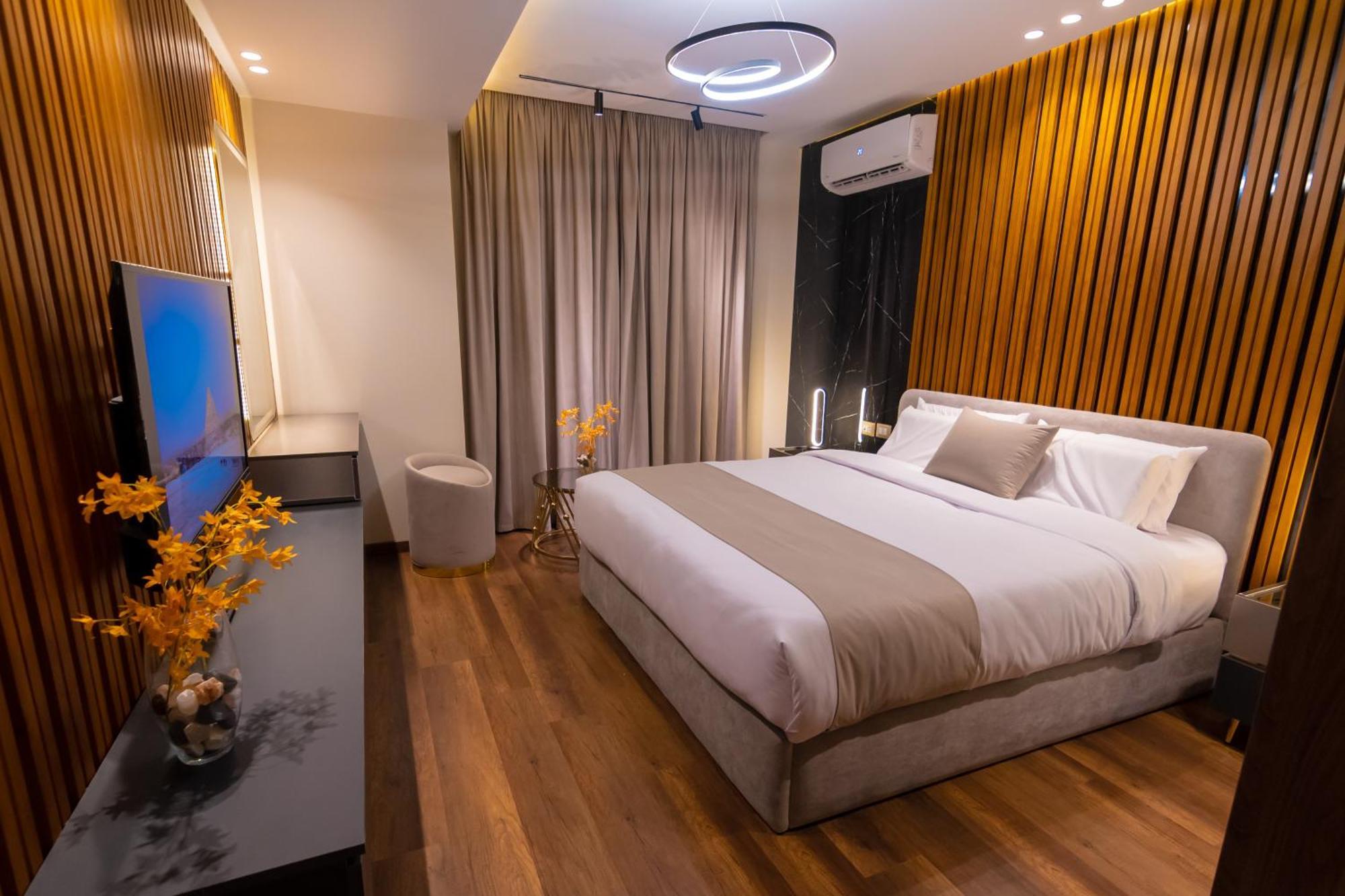 Spire West Hotel Al Kawm al Akhdar ภายนอก รูปภาพ