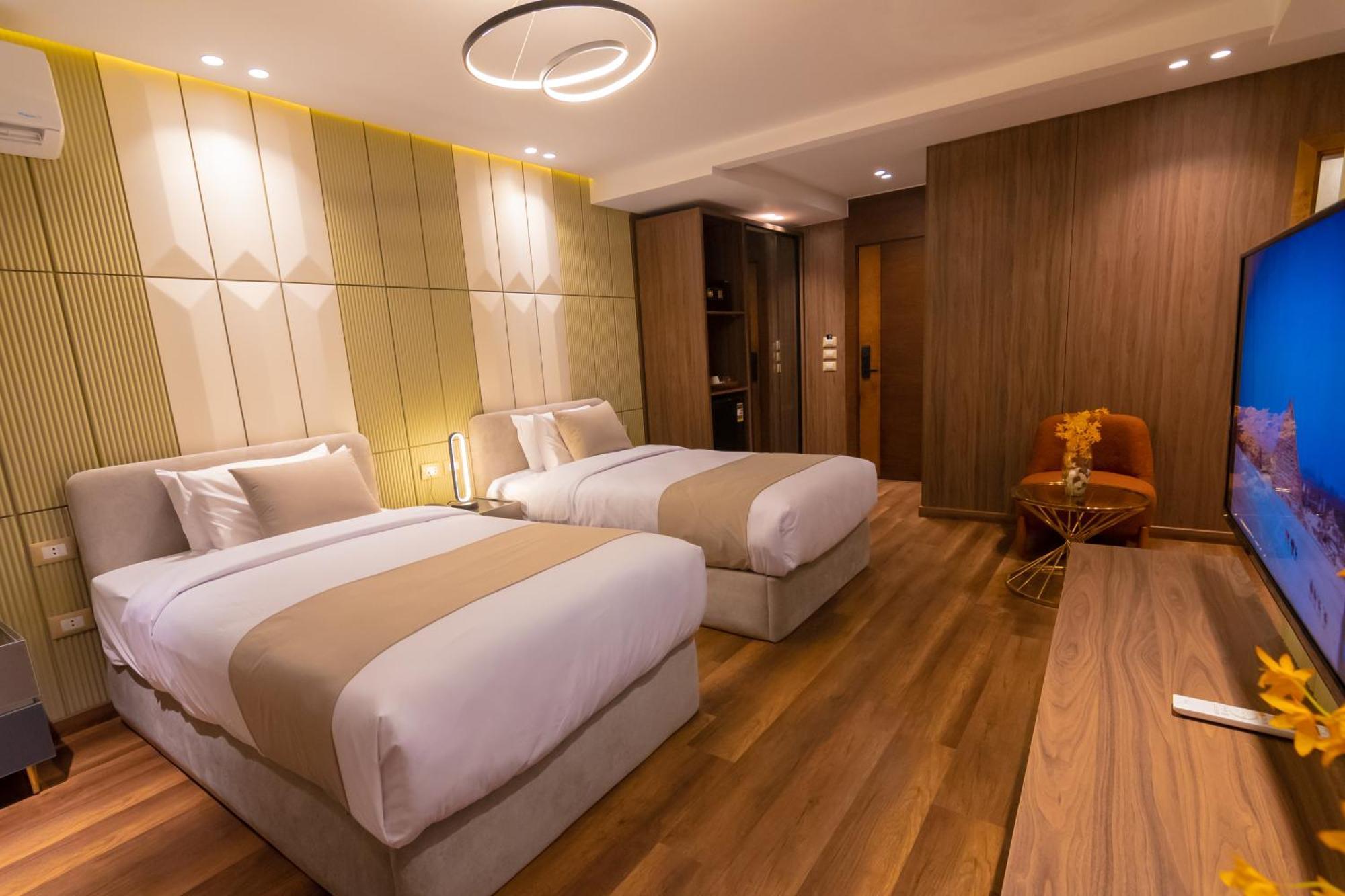 Spire West Hotel Al Kawm al Akhdar ภายนอก รูปภาพ