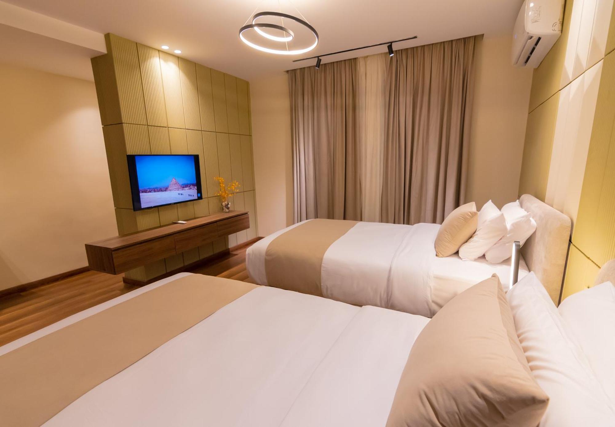 Spire West Hotel Al Kawm al Akhdar ภายนอก รูปภาพ