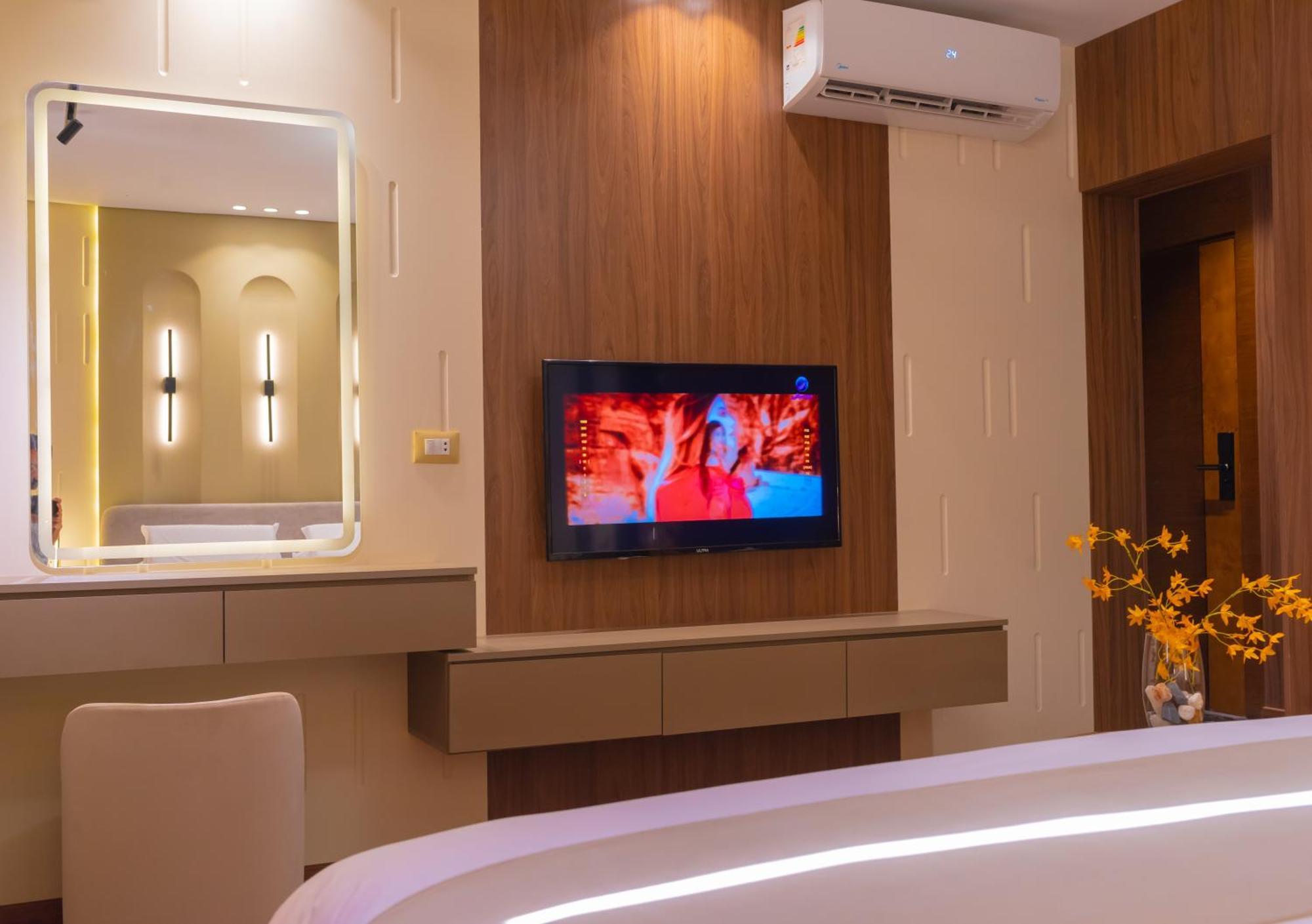 Spire West Hotel Al Kawm al Akhdar ภายนอก รูปภาพ